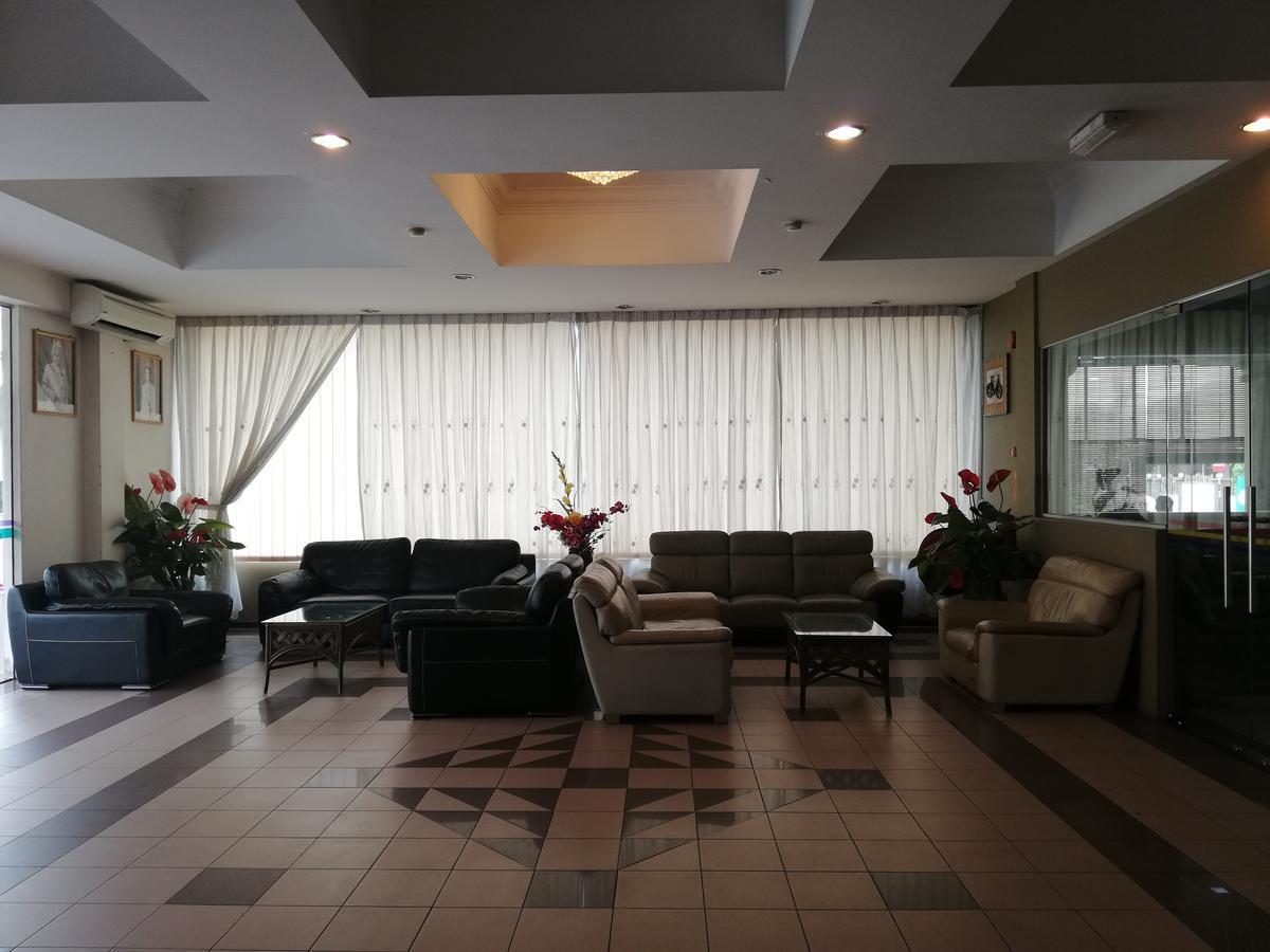 Hotel Damai Parit Buntar Zewnętrze zdjęcie